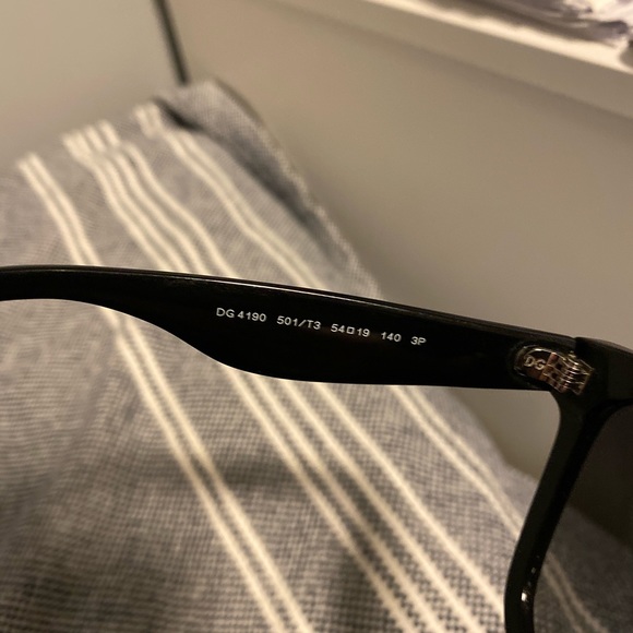 Dolce & Gabbana sunglasses - Picture 2 of 5